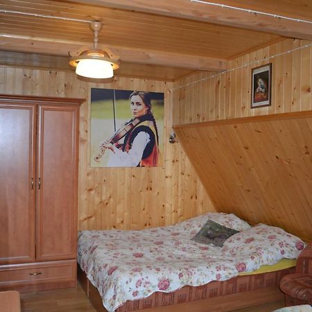 Gorolik U Kwietniow-Centrum Bukowiny- Mozliwosc Wyzywienia بوكافينا تترايسكا المظهر الخارجي الصورة